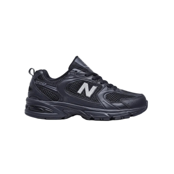 Sports Shoes & Sneakers (Inkweto za Siporo)