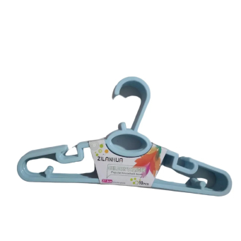 Hangers & Clothes Racks